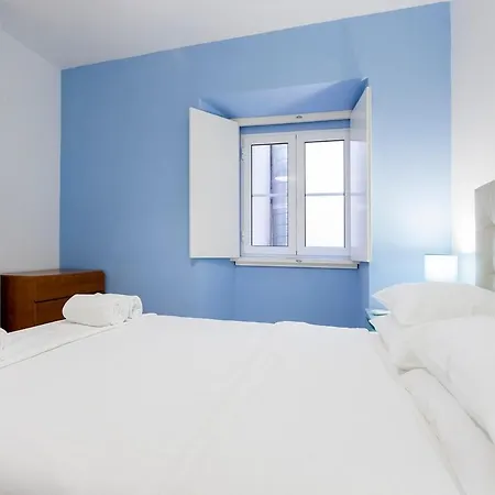 Independent Center Bairro Alto Апартаменты *